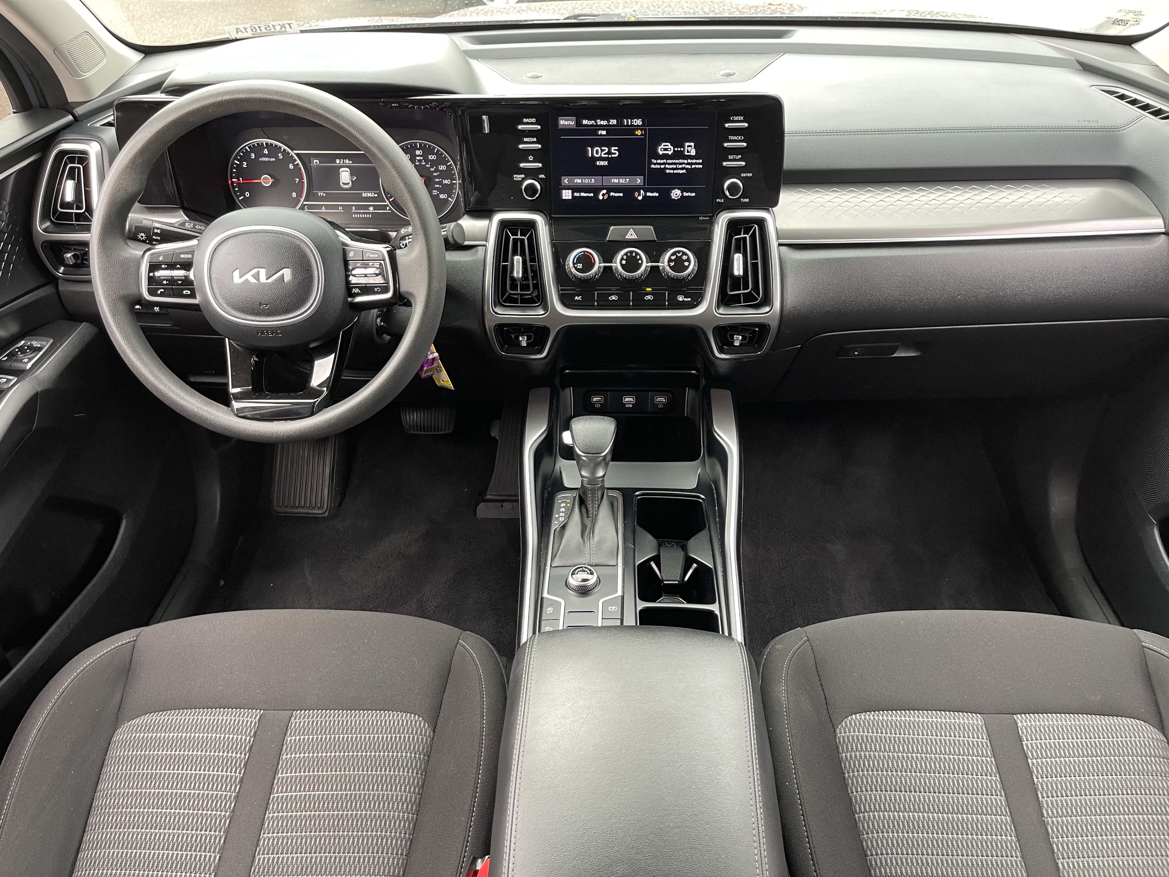 Certified 2022 Kia Sorento LX FWD image 14