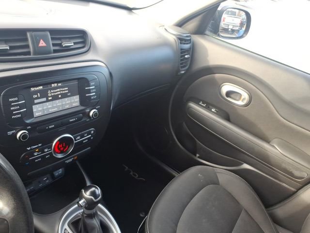 Used 2017 Kia Soul + image 20
