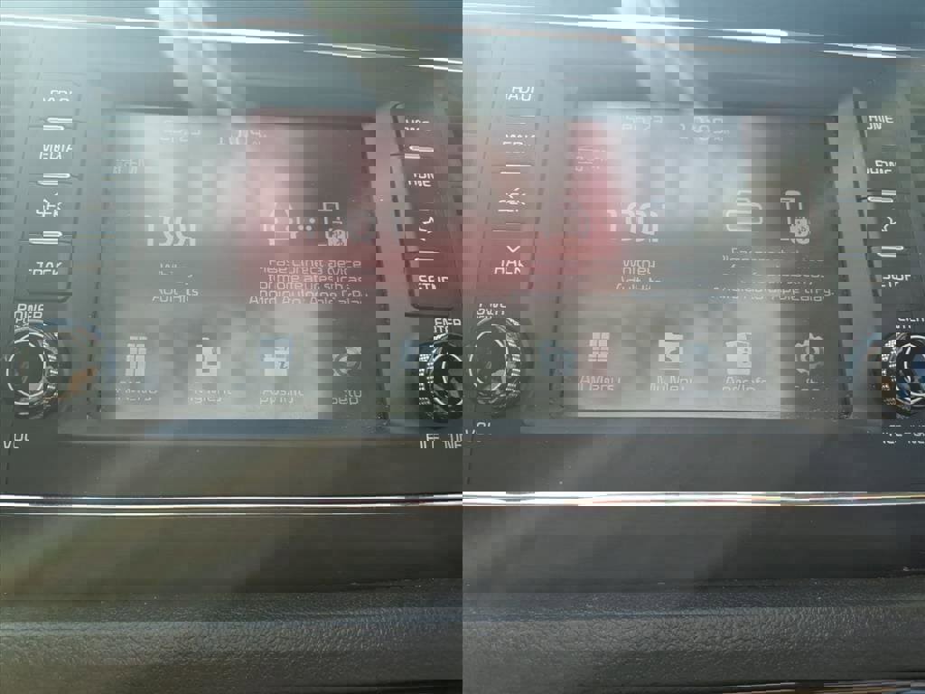 Used 2019 Kia Sedona L image 20