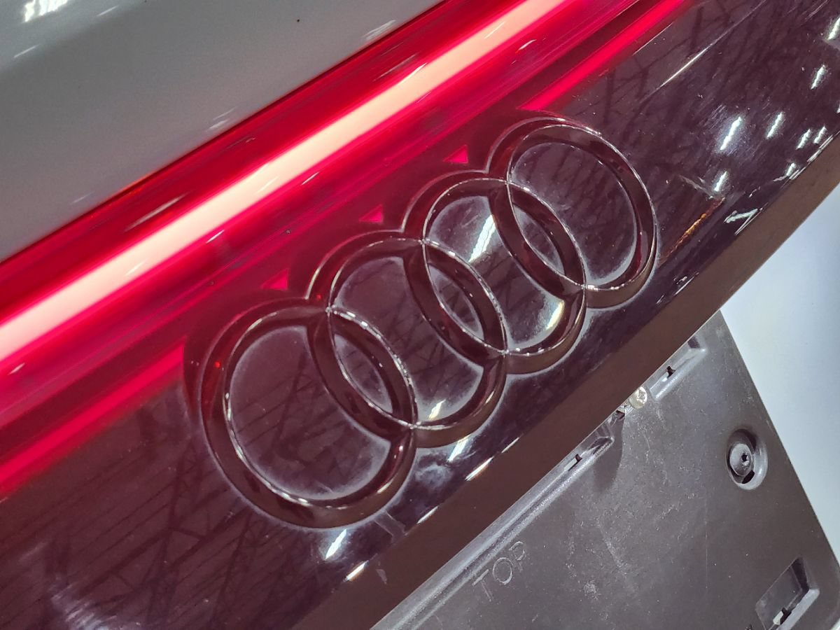 Used 2020 Audi Q8 Prestige AWD/4WD image 25