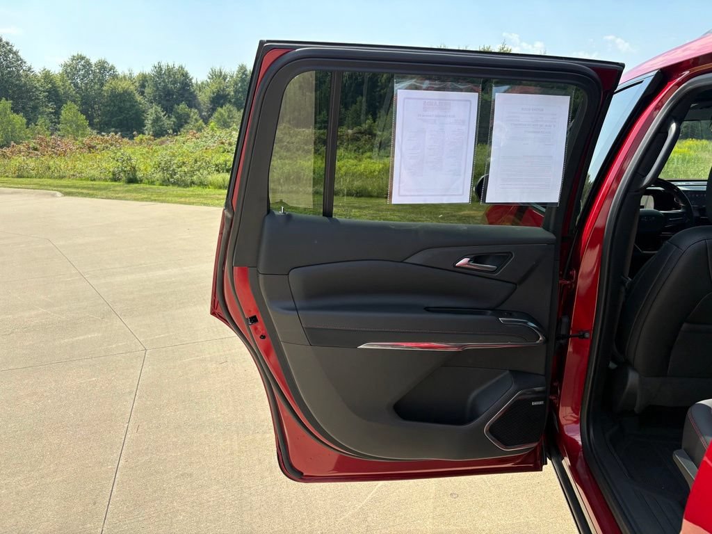 Used 2025 Chevrolet Traverse RS w/ LPO, Floor Liner Package FWD image 54
