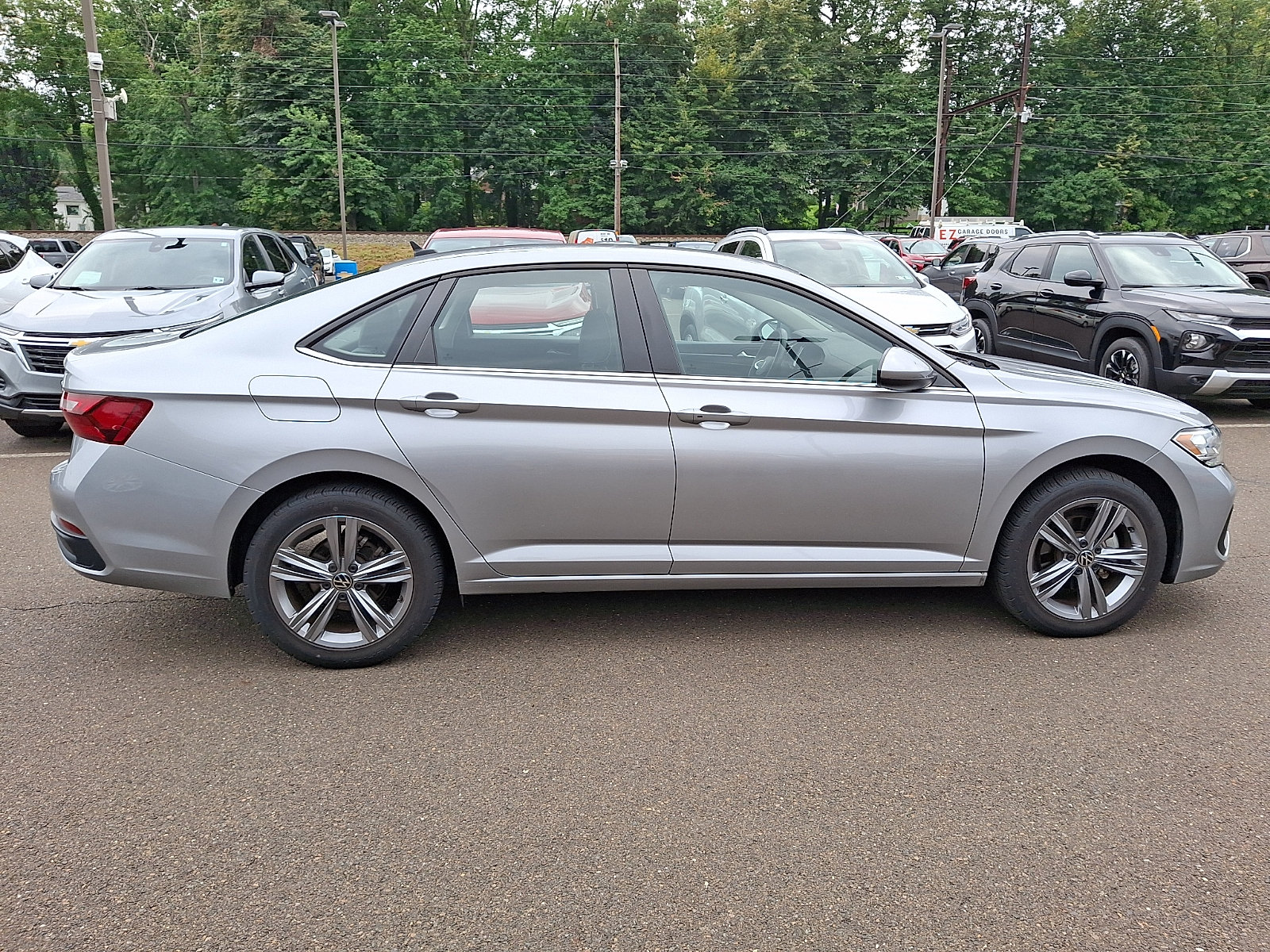 Used 2023 Volkswagen Jetta SE FWD image 7
