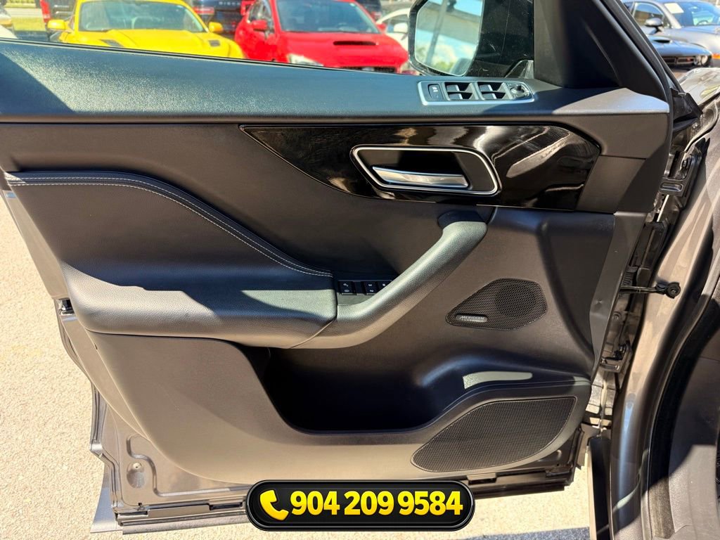Used 2017 Jaguar F-PACE R-Sport image 21