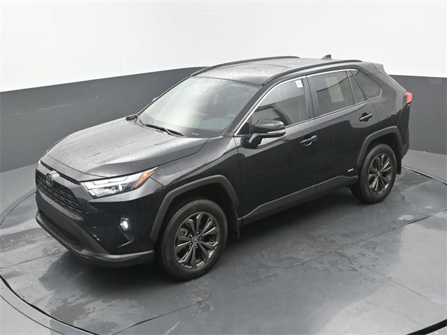 Used 2025 Toyota RAV4 XLE Premium image 31