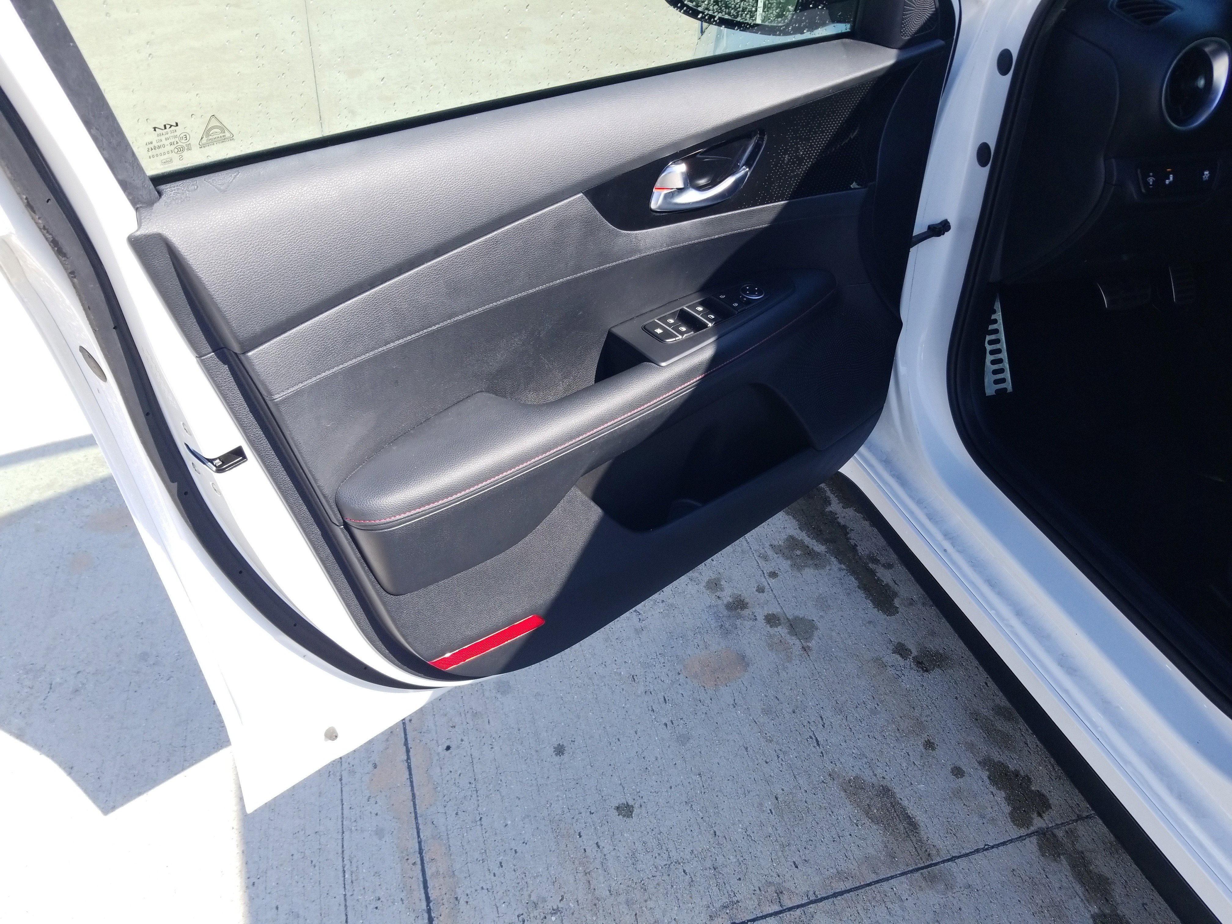 Used 2022 Kia Forte GT w/ GT Technology Package image 9