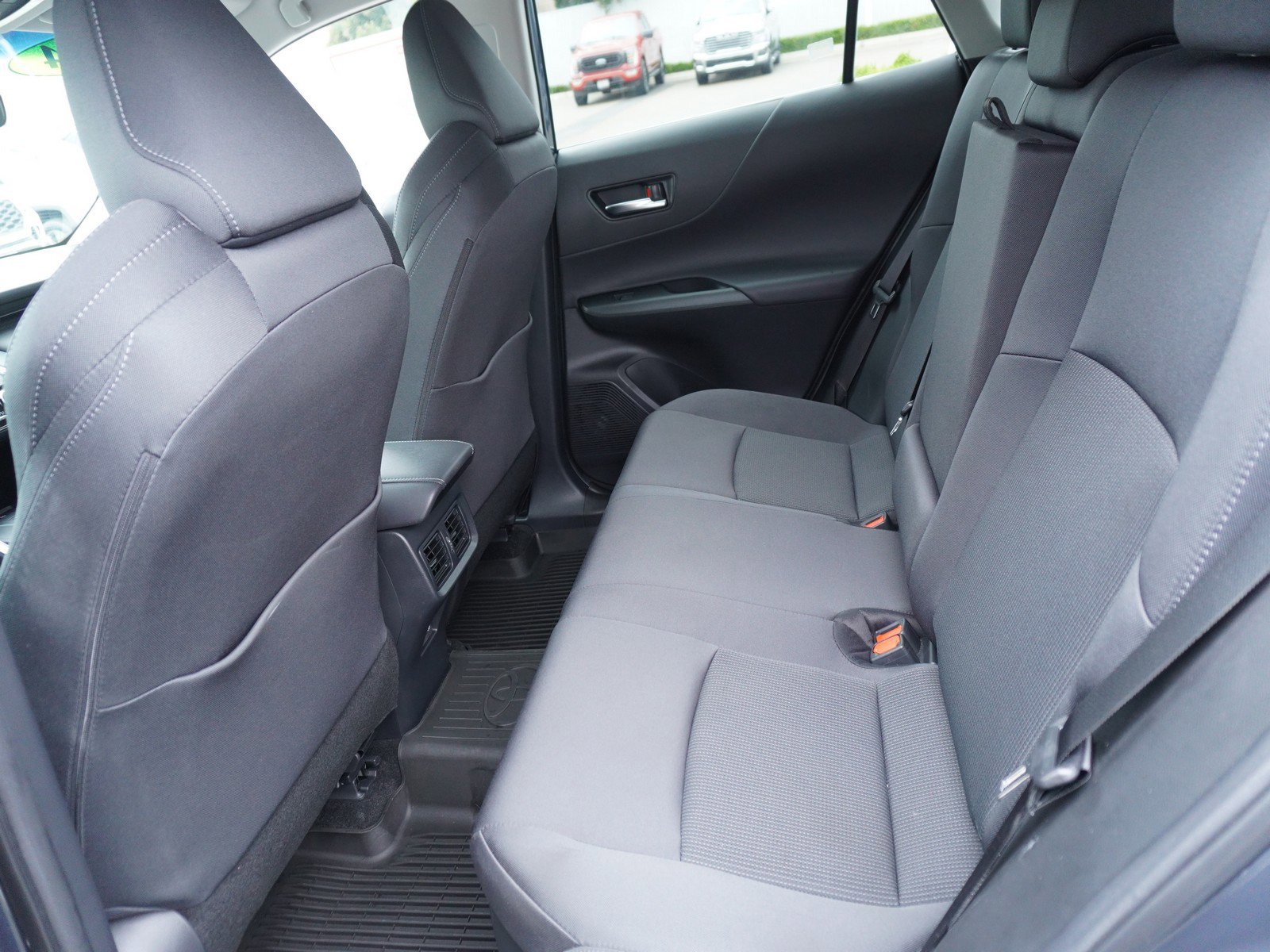 Used 2024 Toyota Venza LE AWD/4WD image 12