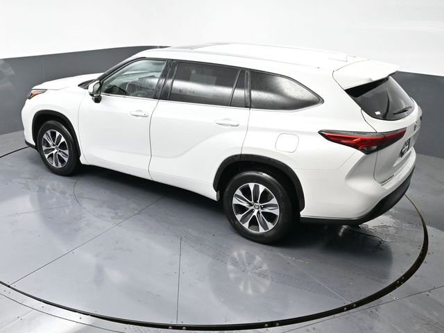 Used 2023 Toyota Highlander XLE FWD image 48