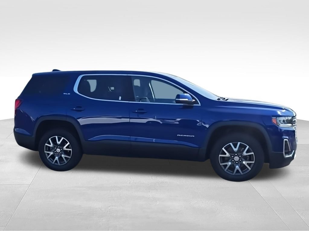 Used 2023 GMC Acadia SLE FWD image 2