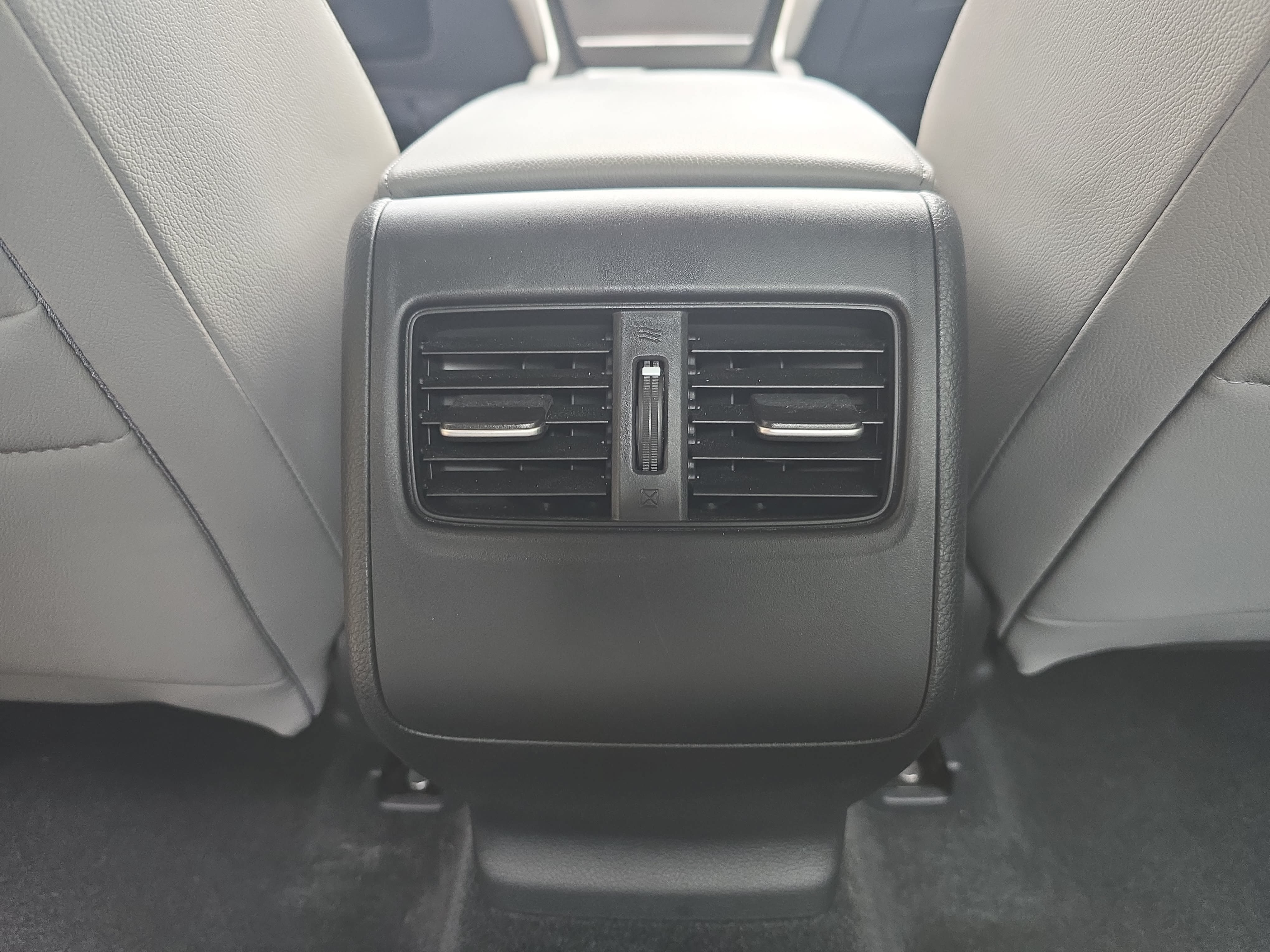Used 2018 Honda Accord Touring image 14