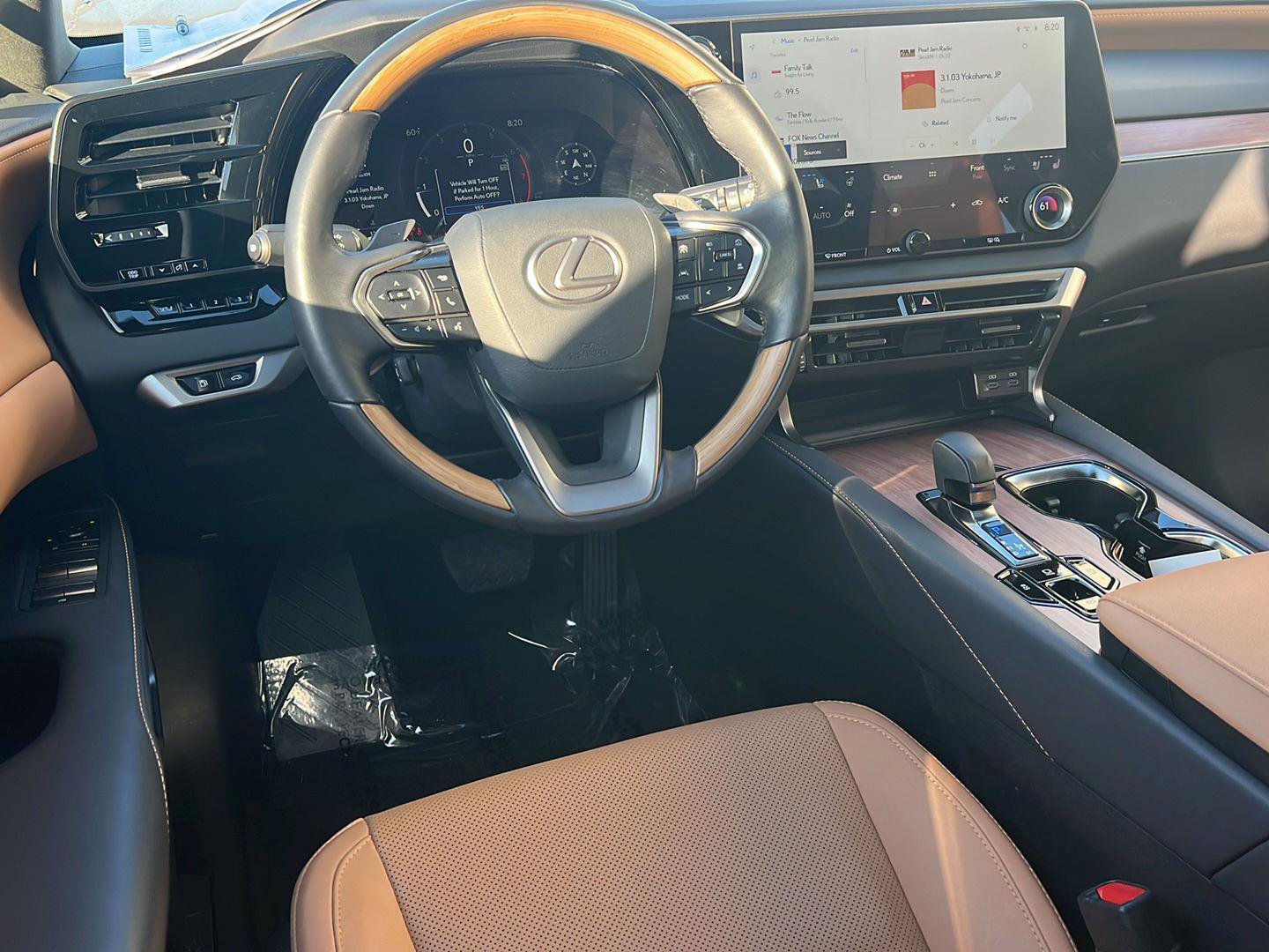 Certified 2025 Lexus RX 350 Premium w/ Accessory Package (Z1) image 18