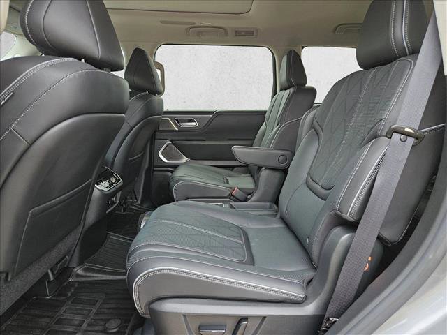 Used 2025 INFINITI QX80 Sensory AWD/4WD image 16