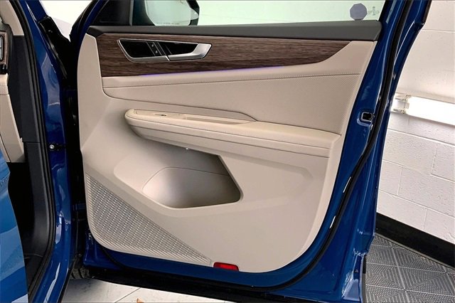 Used 2025 Volkswagen Atlas SEL image 24