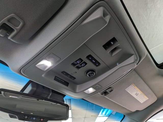 Used 2019 GMC Yukon Denali w/ Denali Ultimate Package image 16