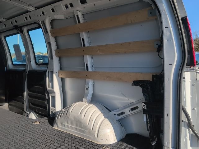 Used 2024 Chevrolet Express 2500 w/ Driver Convenience Package image 33