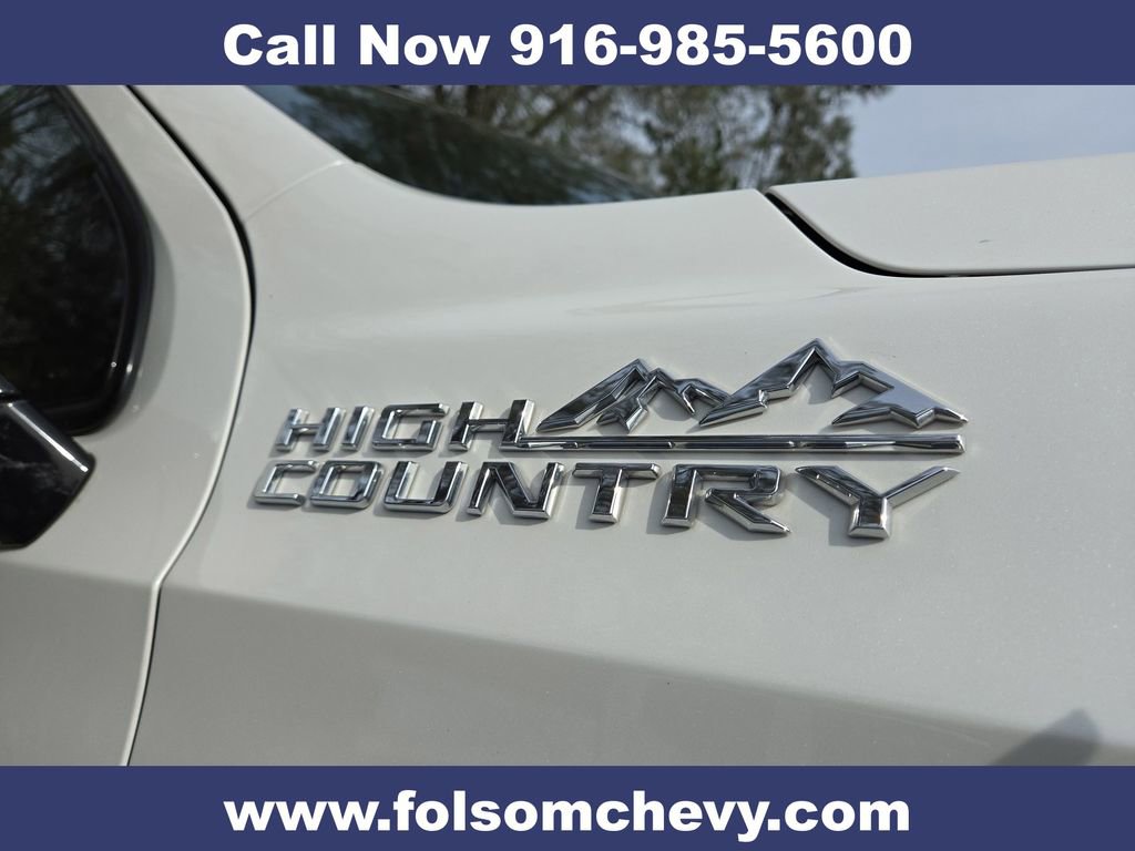Used 2021 Chevrolet Suburban High Country w/ Premium Package image 3