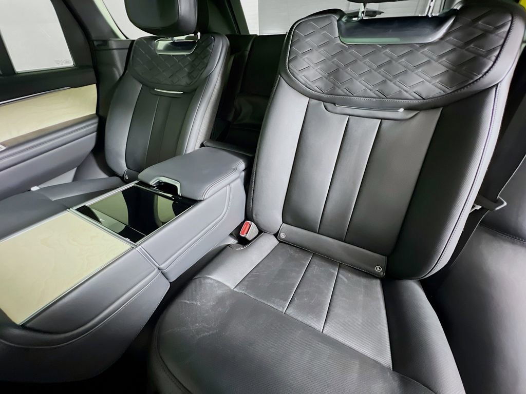 Used 2023 Land Rover Range Rover SV image 26