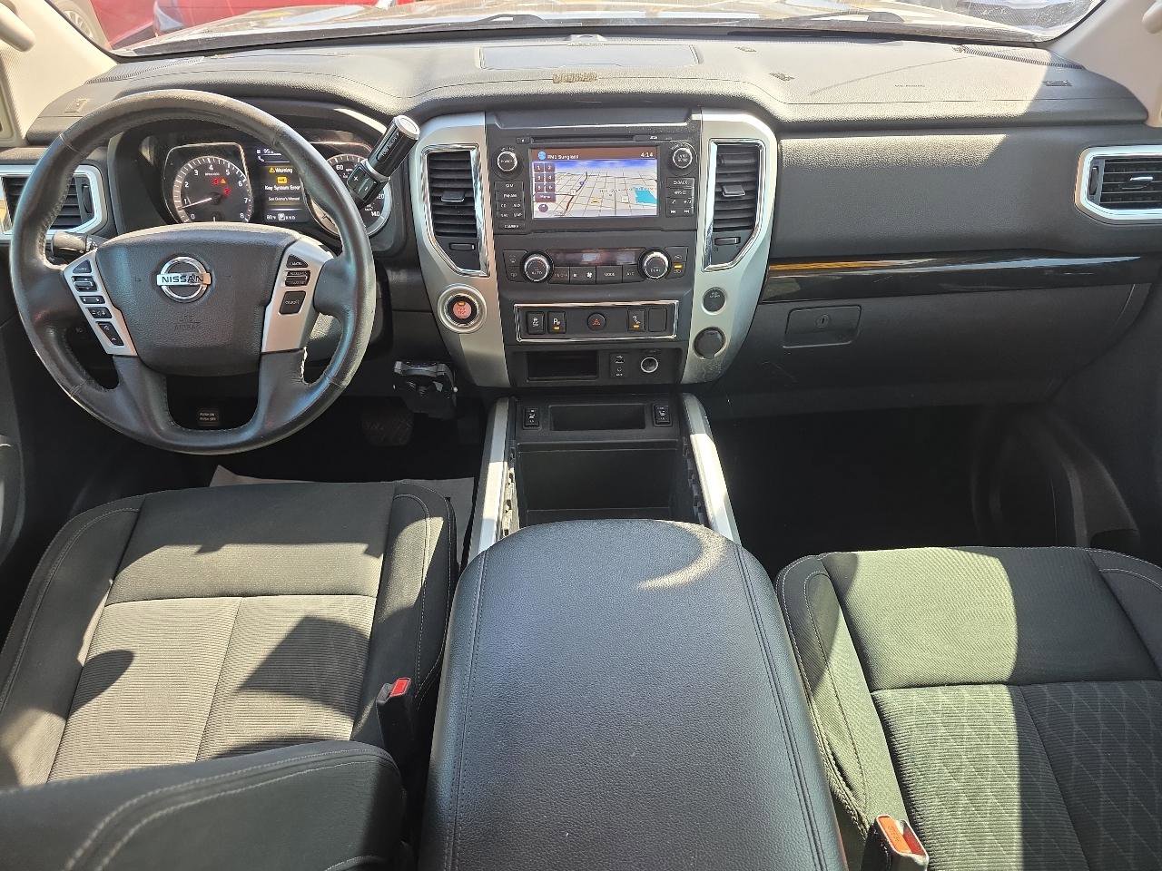 Used 2017 Nissan Titan SV image 24