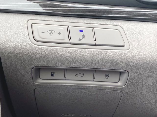 Used 2018 Hyundai Sonata Limited w/ Cargo Package image 17