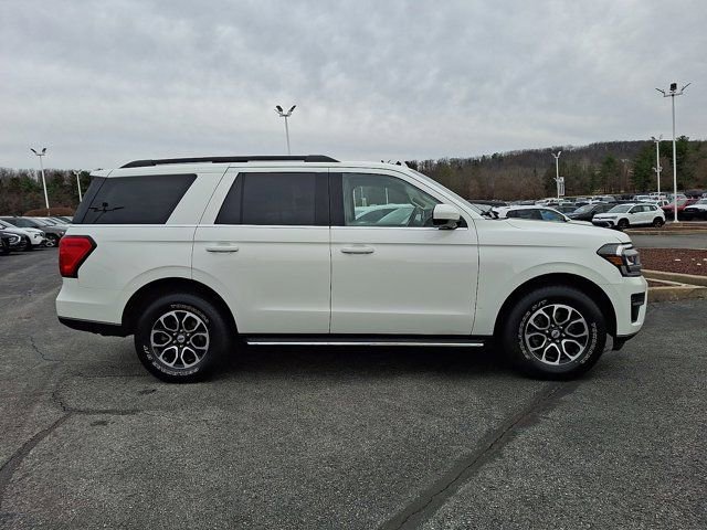 Used 2023 Ford Expedition XLT image 9