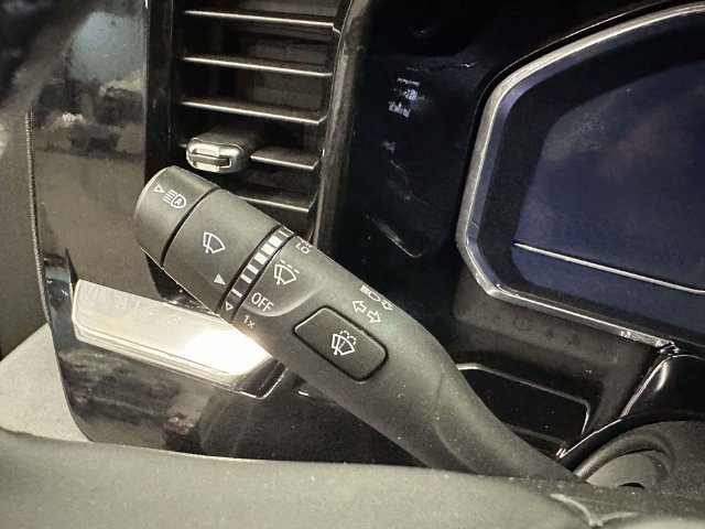 Used 2024 Chevrolet Silverado 1500 LT AWD/4WD image 19