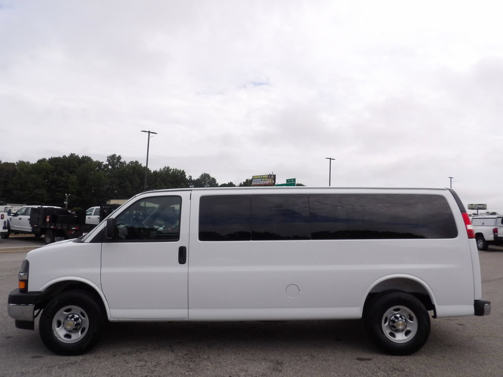 Used 2025 Chevrolet Express 3500 LT w/ LT Preferred Equipment Group RWD image 64