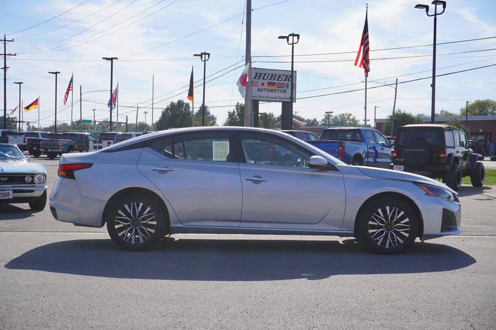 Used 2023 Nissan Altima 2.5 SV image 8