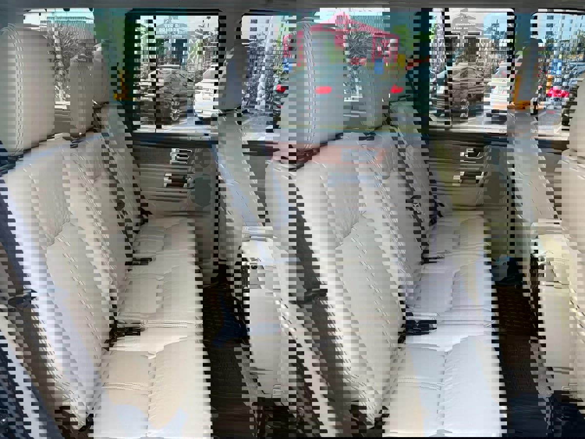 Used 2016 Land Rover LR4 HSE LUX image 21