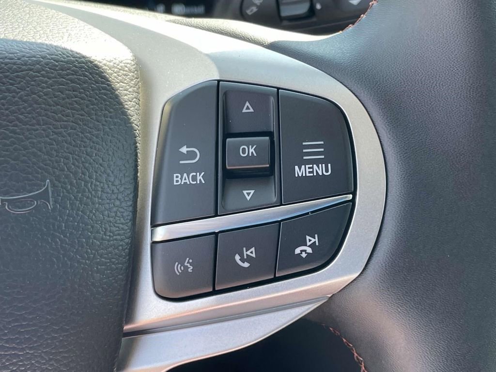 New 2025 Ford Explorer Active image 6