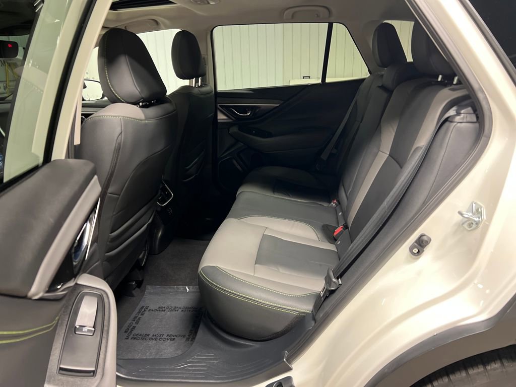 Used 2025 Subaru Outback Onyx Edition image 13