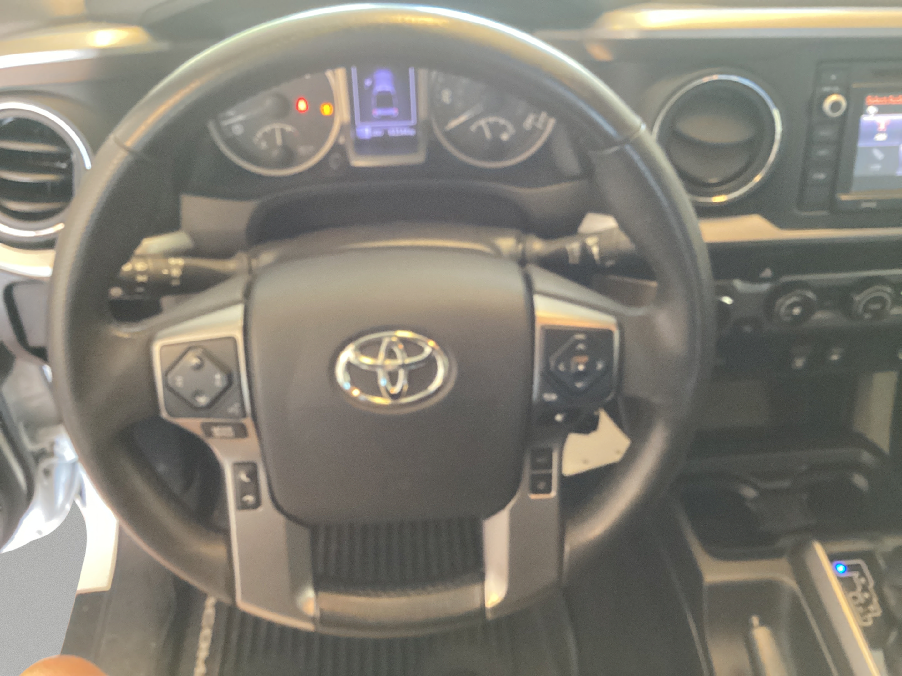 Used 2019 Toyota Tacoma SR5 AWD/4WD image 13