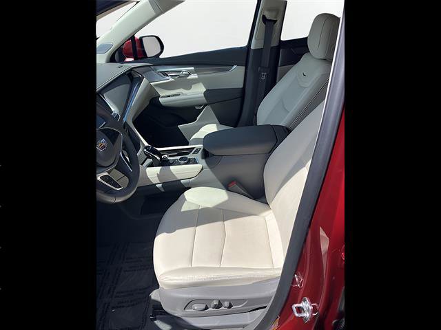 Used 2024 Cadillac XT5 Premium Luxury w/ Technology Package AWD/4WD image 13