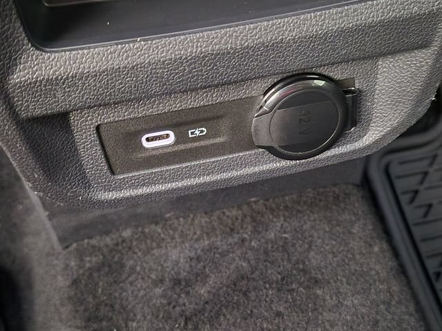 Used 2023 Volkswagen Tiguan SE FWD image 26
