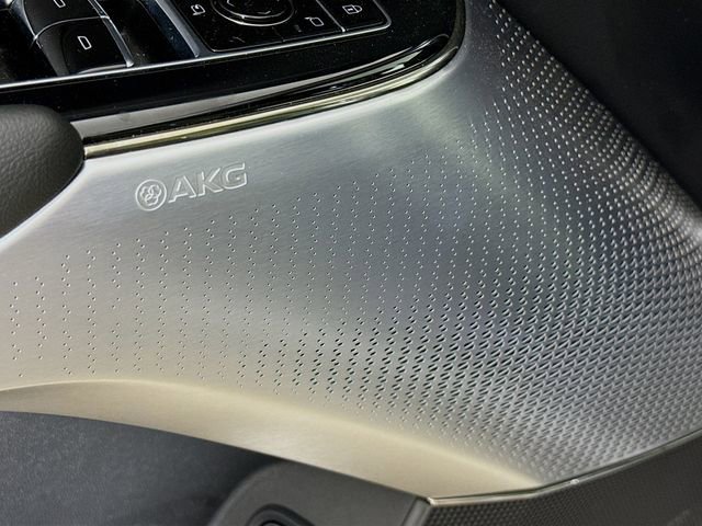 Used 2025 Cadillac Lyriq Luxury image 19