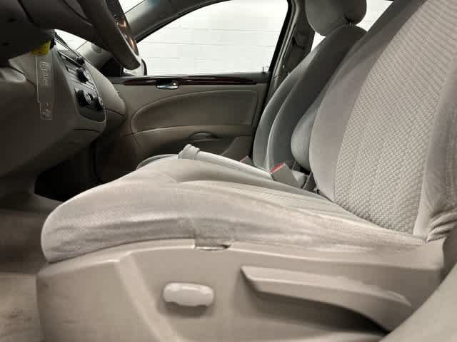 Used 2009 Buick Lucerne CX FWD image 25