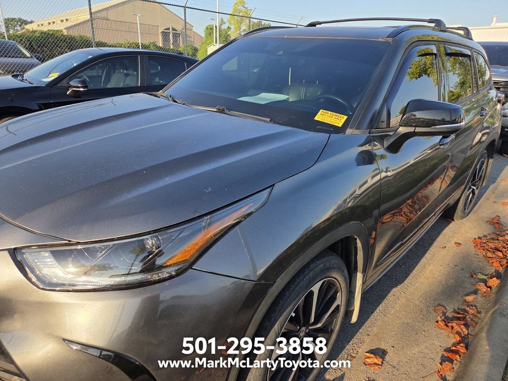 Used 2022 Toyota Highlander XSE FWD image 10