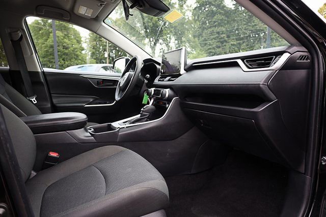 Used 2024 Toyota RAV4 LE image 23