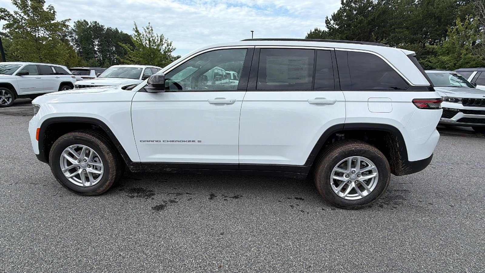 New 2026 Jeep Grand Cherokee Laredo RWD image 11