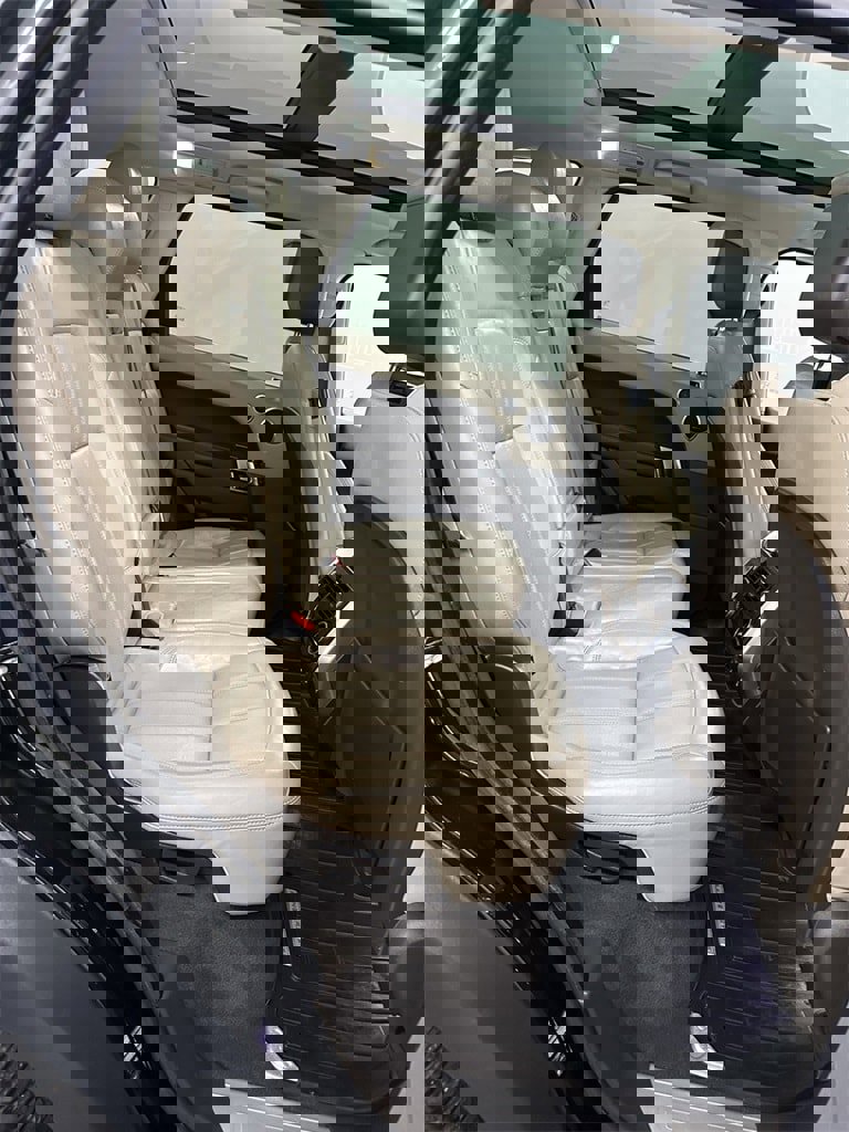 Used 2018 Land Rover Range Rover Sport HSE image 32