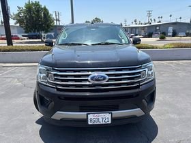 Used 2018 Ford Expedition XLT w/ Equipment Group 202A RWD image 2