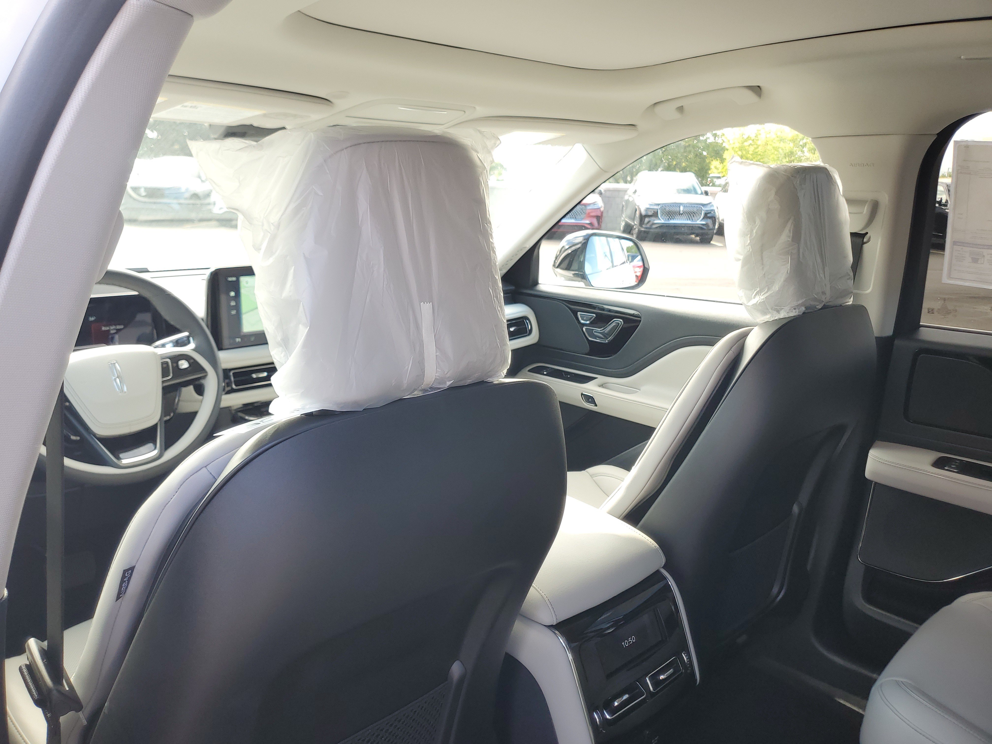 New 2026 Lincoln Aviator AWD image 24