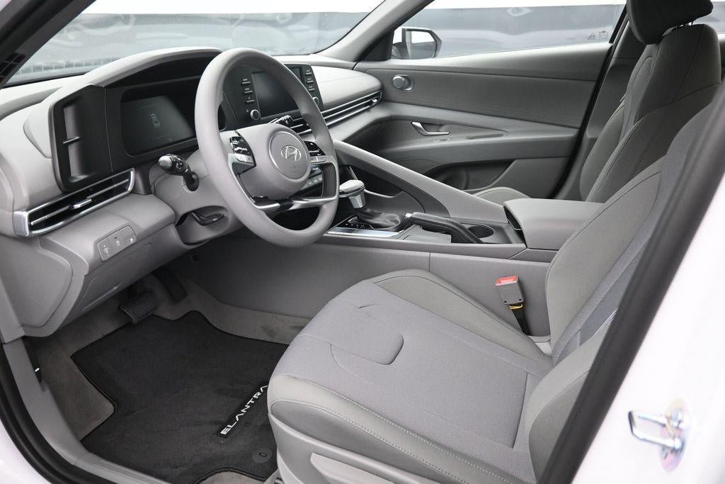 New 2026 Hyundai Elantra SE FWD image 9