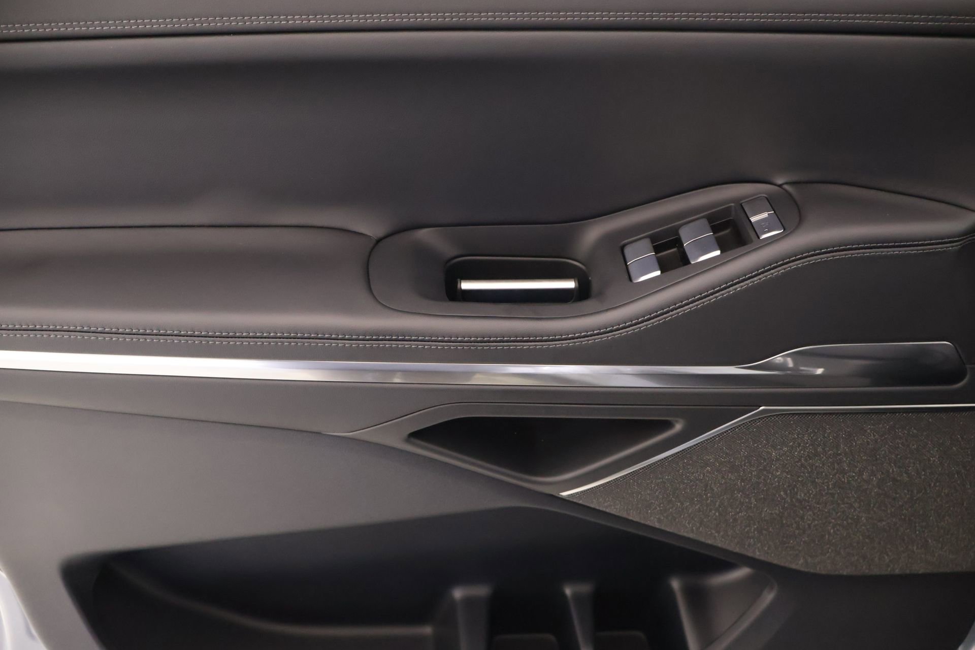 New 2026 Lincoln Navigator L Reserve AWD/4WD image 17