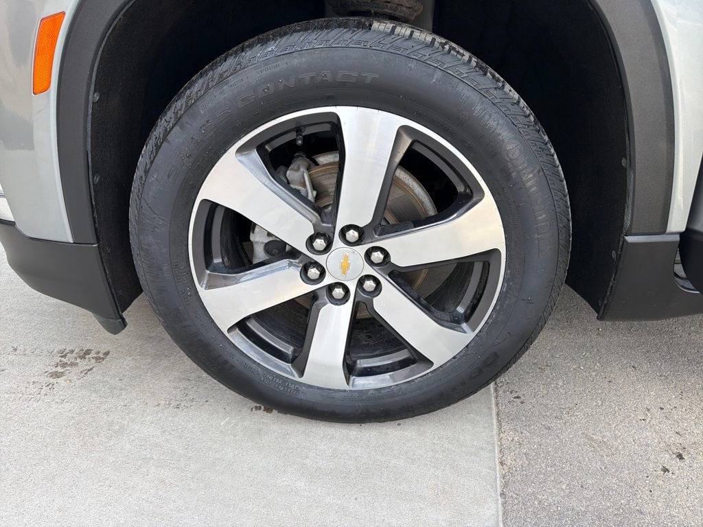 Used 2023 Chevrolet Traverse LT w/ LT Premium Package image 38