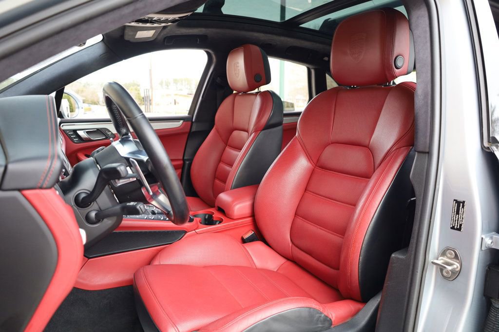 Used 2015 Porsche Macan Turbo image 17