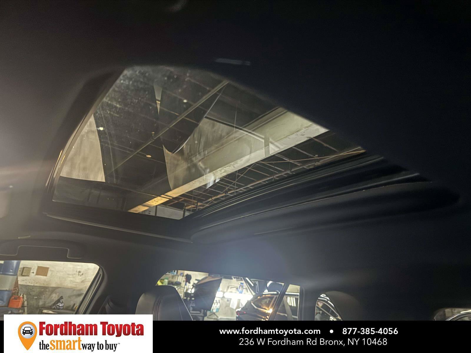 Used 2025 Toyota RAV4 XSE w/ Weather Package AWD/4WD image 20