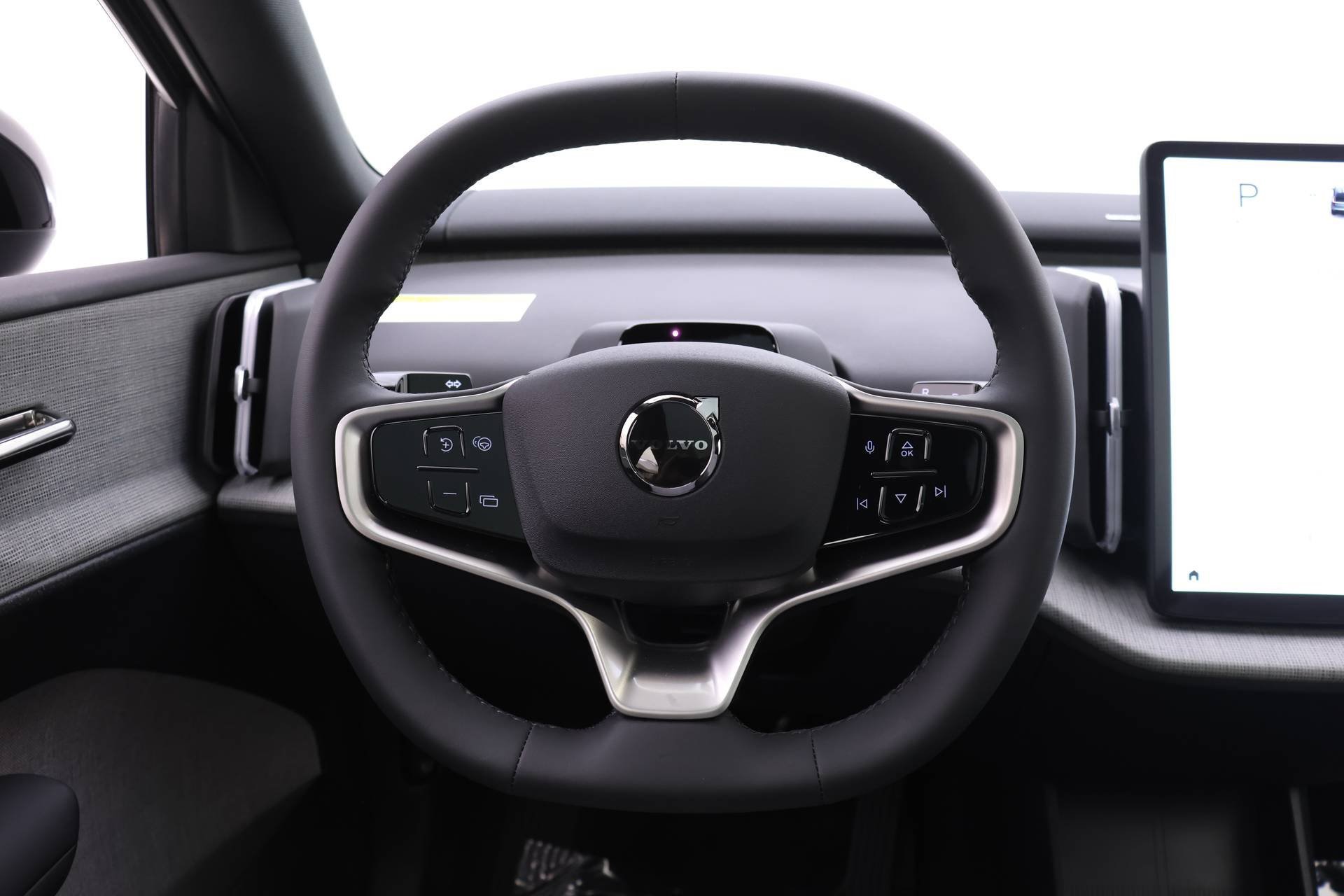 New 2025 Volvo EX30 Ultra w/ Protection Package Premier image 14