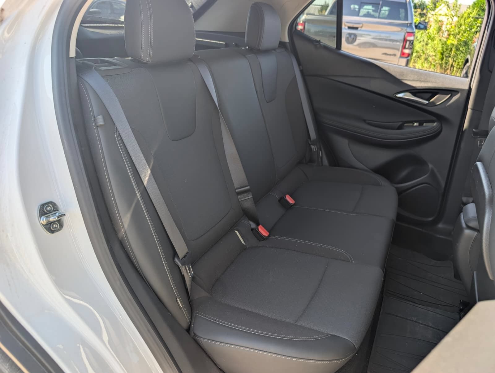 Used 2022 Buick Encore GX Preferred w/ Cold Weather Comfort Package AWD/4WD image 29