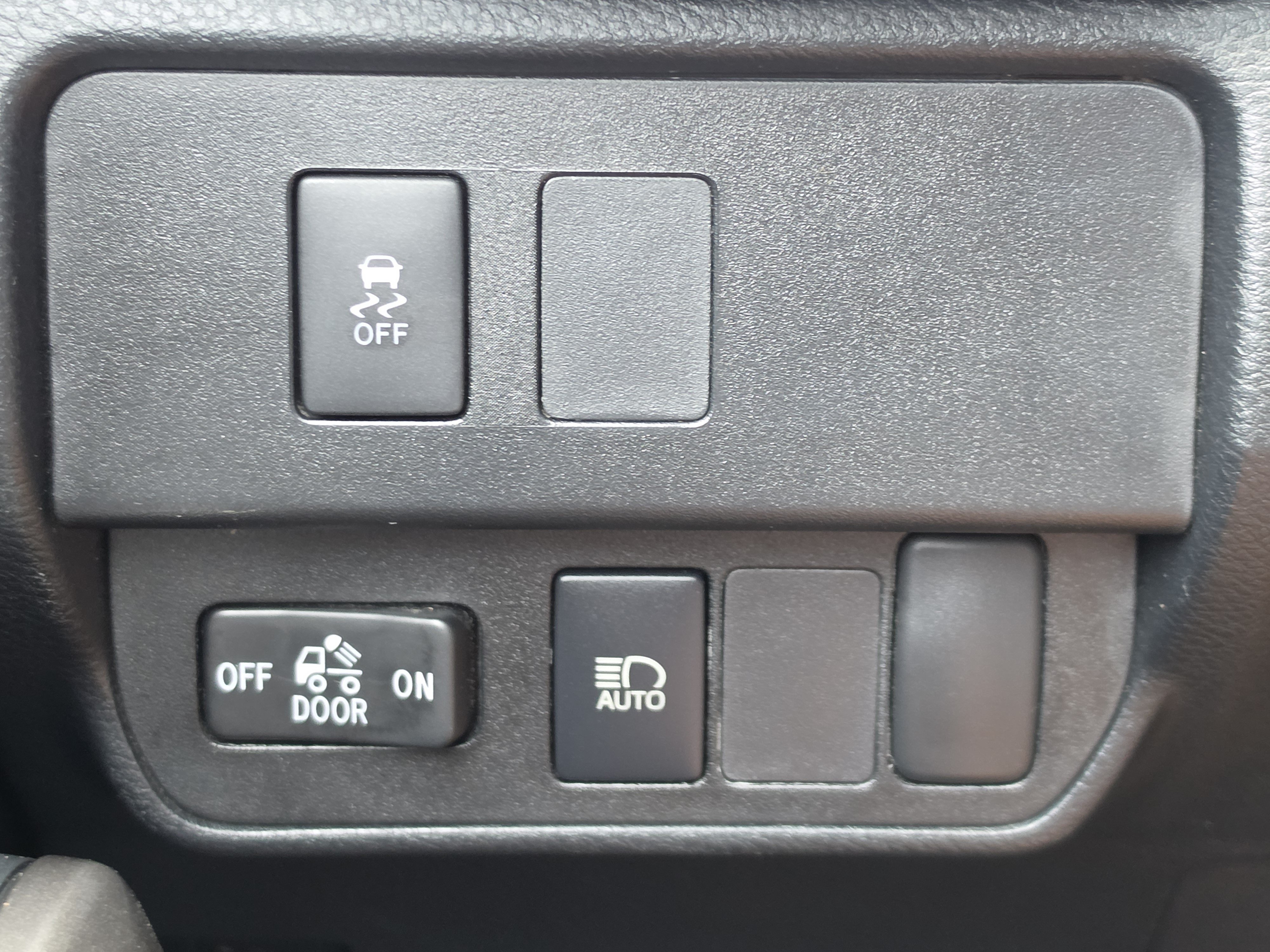 Certified 2020 Toyota Tacoma SR5 AWD/4WD image 14