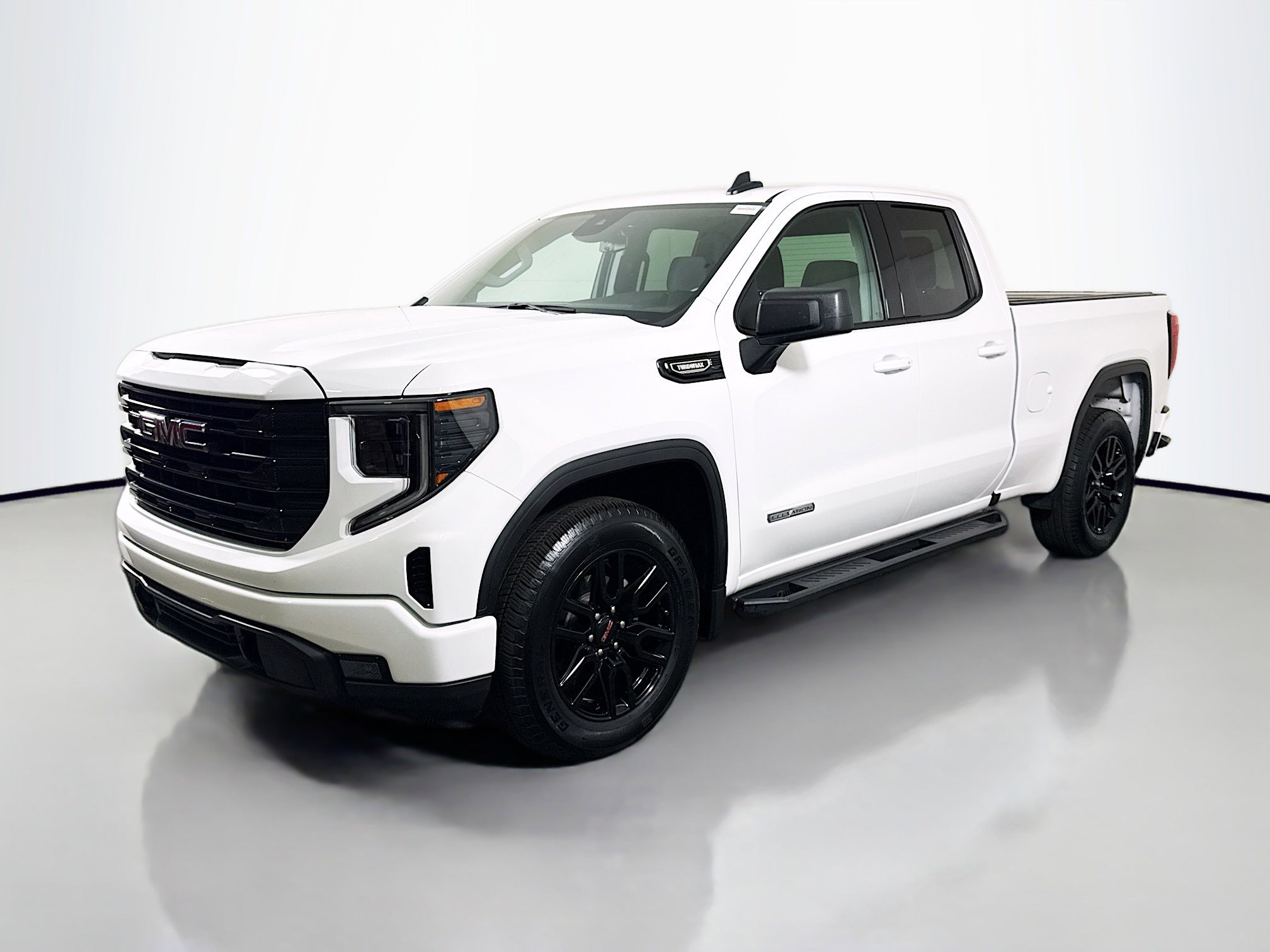 Used 2025 GMC Sierra 1500 Elevation RWD image 4
