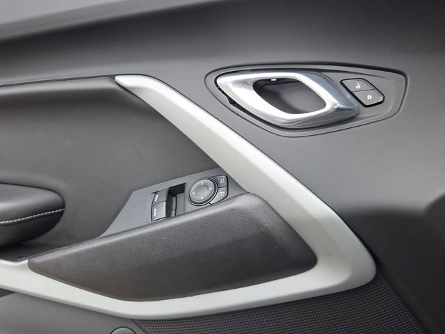 Used 2020 Chevrolet Camaro LT w/ Technology Package image 27